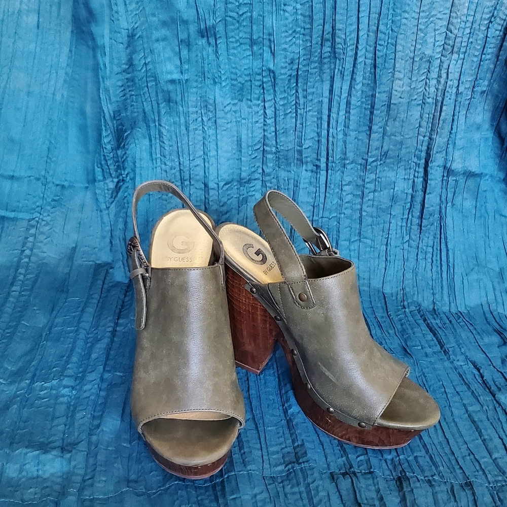 Guess Olive Green Open Toe Heels Size 10